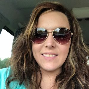 Meet your Posher, Linzy